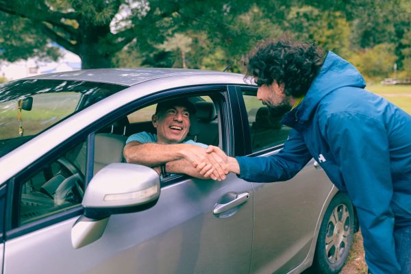 Un membre LocoMotion prête son auto au voisinage